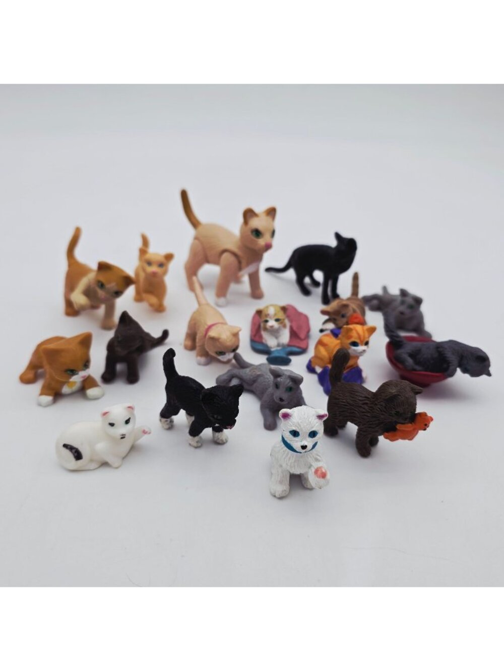 Miniature Meg Kitten Catg Figurines Variety Of Breeds Plastic Collectible Toys 1